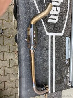 Akrapovič svody na skutry Yamaha