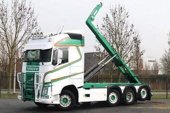 Volvo FH540 8x2 - hákový nosič kontejnerů
