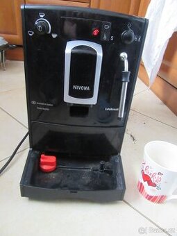 Nabízím kávovar Nivona 571.  Pára je plně funkční. Dál netes