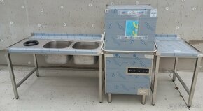 Průběžná myčka nádobí ATA B51 + vstupní a výstupní stůl