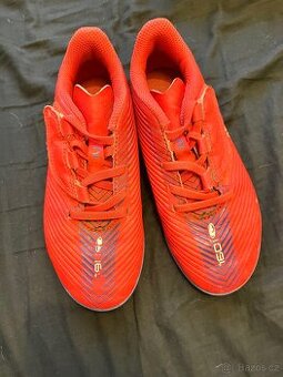 Cervene kopacky na fotbal vel.30