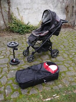 Kočárek, sporťák a autosedačky