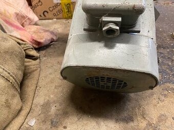 Prodam elektromotor