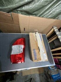 Ford Transit courier 2018 P.Z. světlo