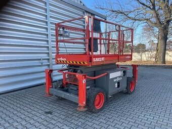 TERÉNNÍ NŮŽKOVÁ PLOŠINA SKYJACK 12 M