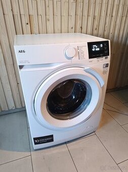 Zánovní parní pračka AEG na 8 kg