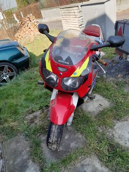 Honda FireBlade CBR 900 SC33