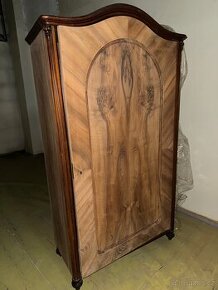 Skříň po renovaci