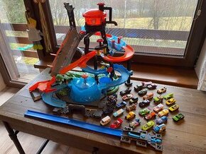Hot Wheels automyčka s aligatorem