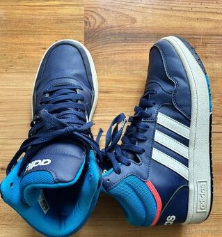 Adidas kotníčkové tenisky 38