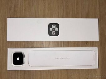 Chytré hodinky Apple Watch SE (2022) - 1