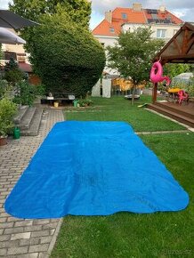 Solární plachta na bazen