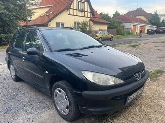 Peugeot 206 1.4i 55 kW Rok 2005. Klima, el.okna…