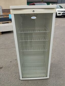 Prosklená vitrína Nordline