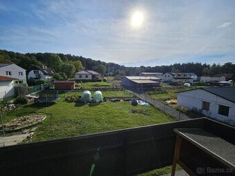 Prodej staveb. pozemku, komplet zasíťovaný na Praze východ - 1