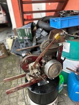 Jawa 250 Speciál přírubová - kompletní motor s převodovkou