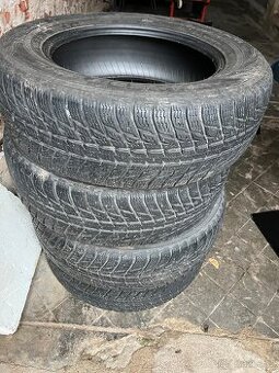 Prodam gumi 6mm nokian m+s 225/65/R17