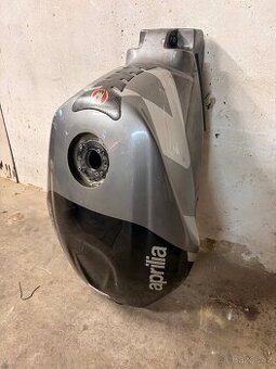 Aprilia Tuono v2 1000