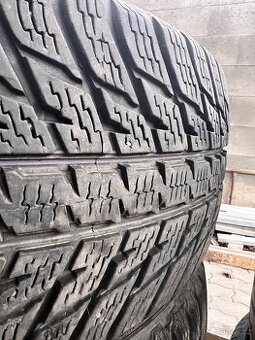 Zipni pneu Nokian 225/60/17