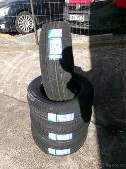 215/60 R16 FORTUNE SNOWFUN FSR901