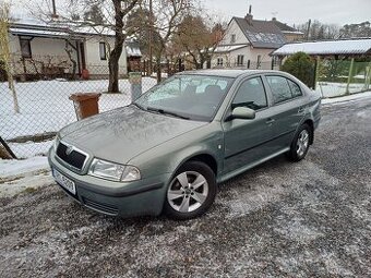 Benzínová Škoda Octavia 1.6.. klima
