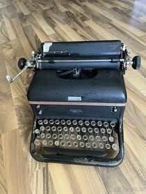 starý psací stroj Halda