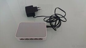 Switch TP-Link (TL-SF1005D)