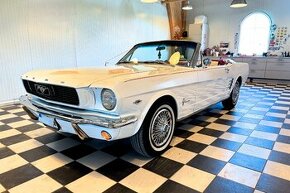 1966 Ford Mustang Cabriolet - 1