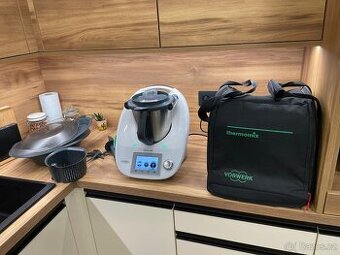Vorwerk Thermomix TM5 + příslušenství