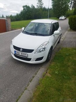 Prodám Suzuki Swift rok výroby 2012 najeto 180 000 km benzín