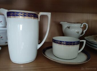Starý tenkostěnný porcelán