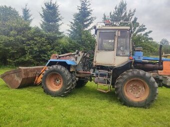 Traktor Škoda 180 s nakladačem