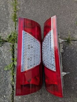 Ford Transit Connect zadní světla (cena za obě)