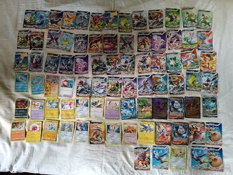 Pokémon karty, 82 kusů.