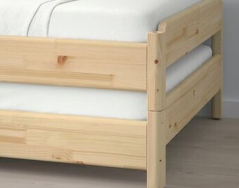 Stohovatelná postel Ikea