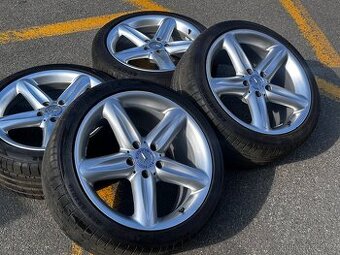Na prodej Originál kola Mercedes R18
