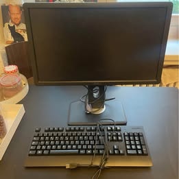 DELL Monitor + LENOVO Klávesnice