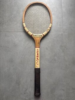 ARTIS-drevena tenisova raketa