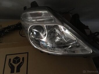 Pravé přední xenonové světlo Citroën C8