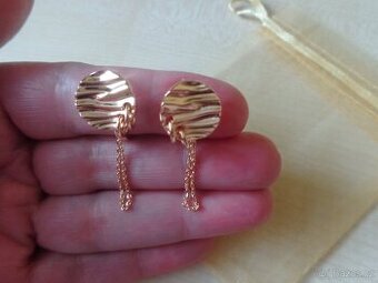 Náušnice s řetízkem