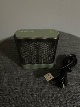 Nabíječka baterií GP Speed M451