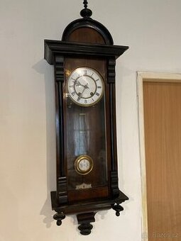 Staré pérové hodiny