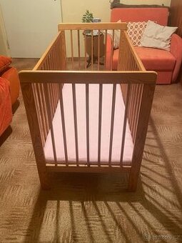 Dětská postýlka - bytelná, super stav