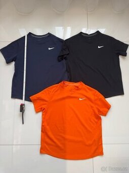 Chlapecka tenisova tricka Nike vel XL (150-160cm