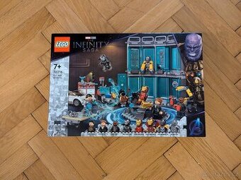 LEGO® Marvel 76216 Zbrojnice Iron Mana - 1