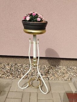 Stojan na pnoucí květiny