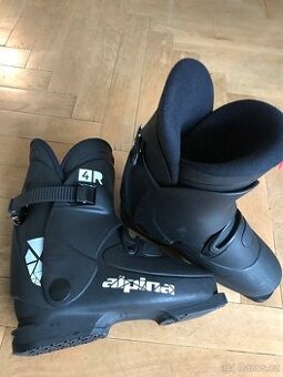 Lyžáky vel. 39, 250