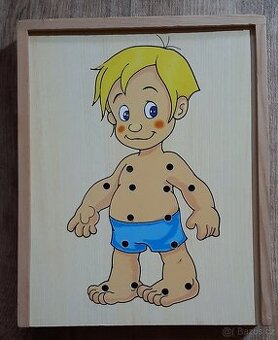 NAVLÉKACÍ DŘEVĚNÝ CHLAPEČEK