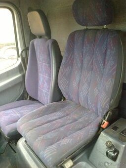 Mercedes ATEGO - sedačka prostřední - moc pěkný stav.