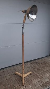 Dílenská a ateliérová stojací lampa Zukov